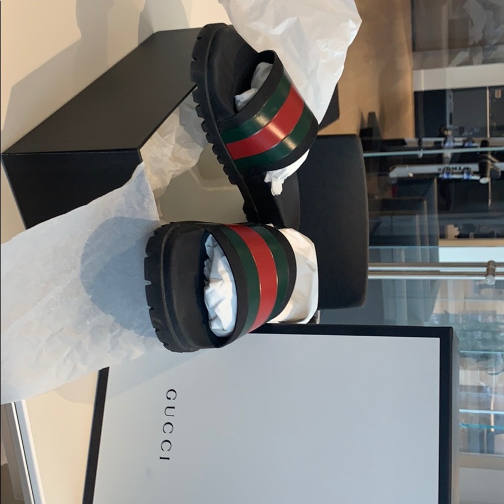 Gucci sliders size 11